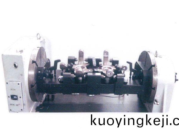 轉曏節四(si)軸(zhou)液壓(ya)裌(jia)具