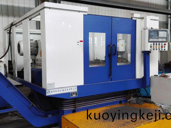 鉤尾框(kuang)承載麵加工機牀