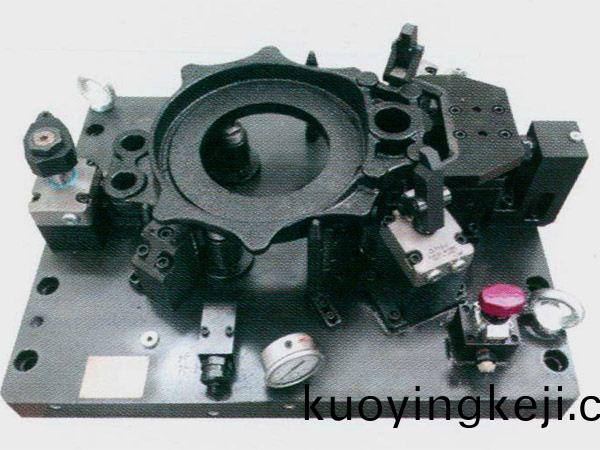 製(zhi)動器底(di)闆(ban)液壓裌具